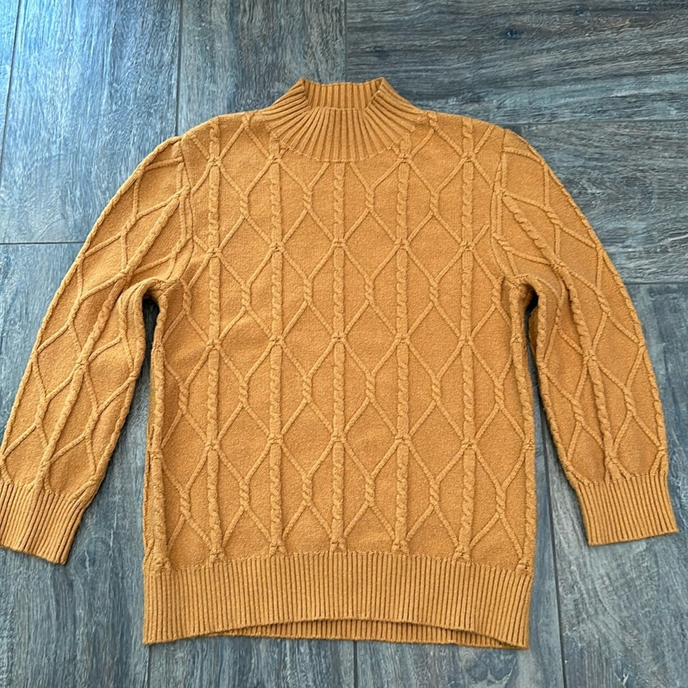 Women’s Tahari mustard sweater size s